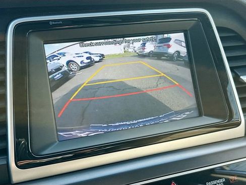 Used 2018 Hyundai Sonata SE w/ Cargo Package FWD image 13