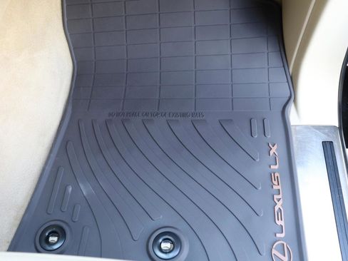 Used 2014 Lexus LX 570 4WD image 86