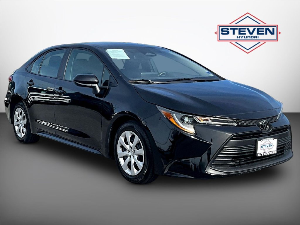 Used 2024 Toyota Corolla LE FWD image 1