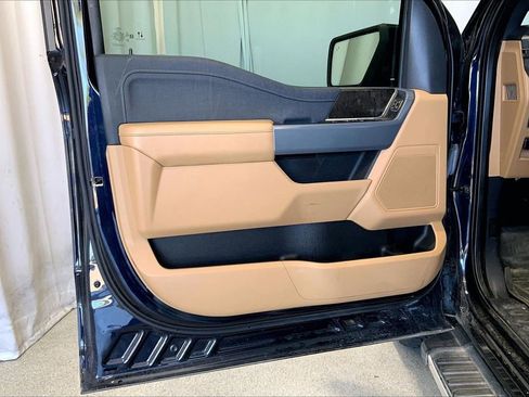 Used 2022 Ford F150 Lariat w/ Trailer Tow Package image 21