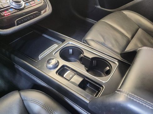 Used 2022 Lincoln Corsair AWD w/ Premium Package image 26