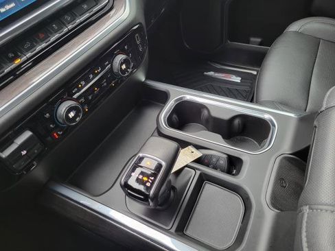 Used 2022 Chevrolet Silverado 1500 LTZ w/ LTZ Premium Package image 19