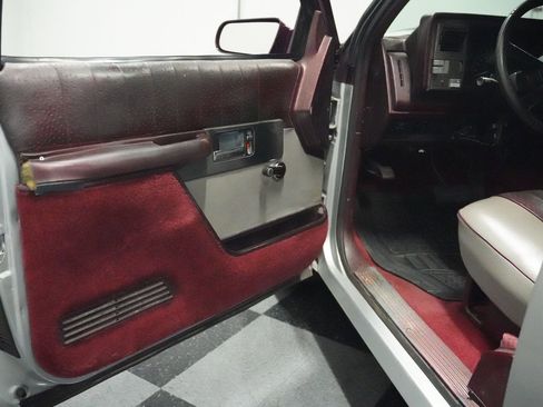 Used 1994 Chevrolet Silverado 1500 2WD Regular Cab image 30