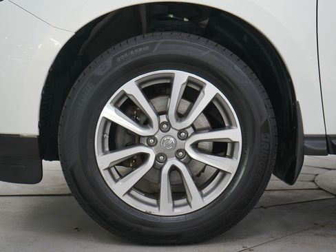 Used 2014 Nissan Pathfinder SL w/ SL Premium Package AWD/4WD image 31