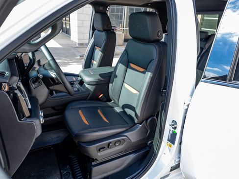 Used 2025 GMC Sierra 2500 AT4 w/ Technology Package image 27