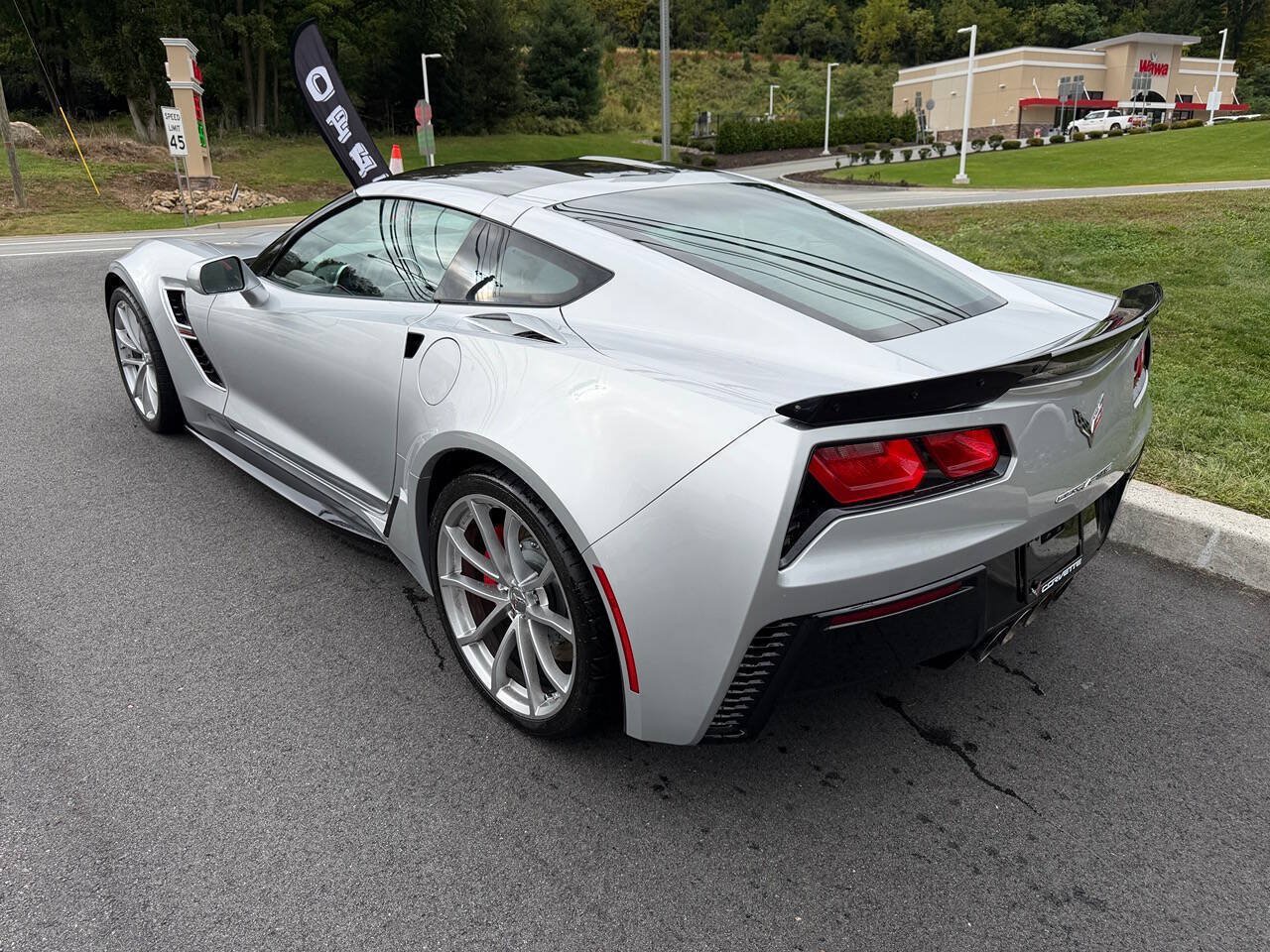 Used 2019 Chevrolet Corvette Grand Sport RWD image 4