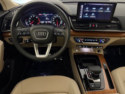 Used 2023 Audi Q5 2.0T Premium w/ Convenience Package AWD/4WD image 28