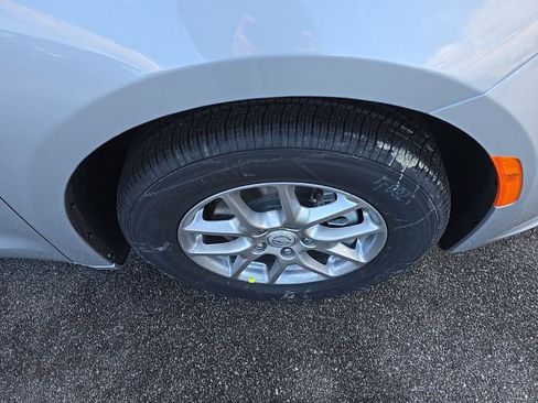 New 2026 Chrysler Pacifica Select image 9