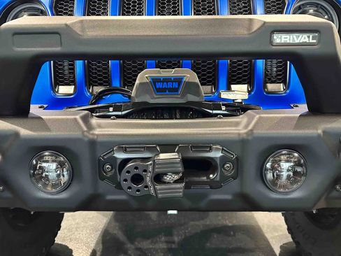 Used 2022 Jeep Wrangler Unlimited Rubicon w/ Xtreme Recon 35" Tire Package image 4