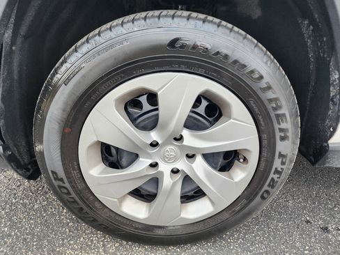 Used 2023 Toyota RAV4 LE AWD/4WD image 37