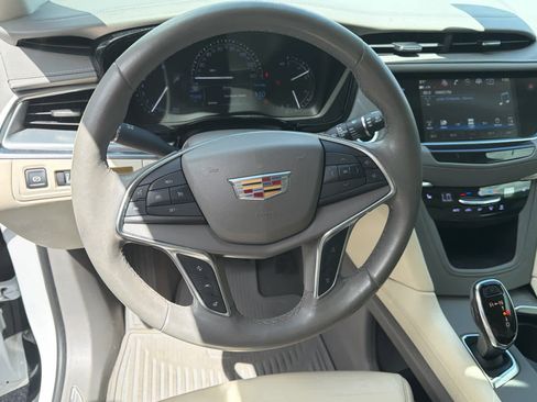 Used 2018 Cadillac XT5 Luxury w/ Driver Awareness Package image 27