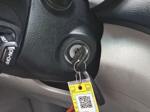 Used 2013 Toyota Highlander Plus w/ Cold Weather Pkg image 24