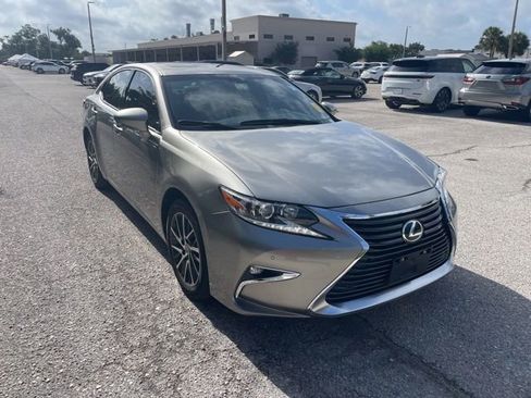 Used 2016 Lexus ES 350 w/ Premium Package w/Wood Trim FWD image 5