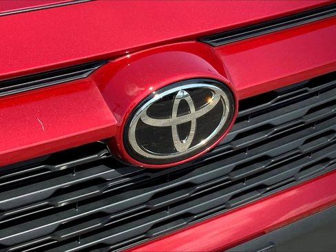 Used 2021 Toyota RAV4 XLE Premium FWD image 27