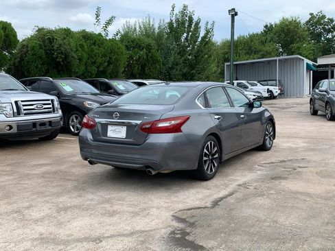 Used 2018 Nissan Altima 2.5 SV FWD image 7