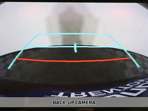 Used 2023 Toyota Sienna XLE image 6