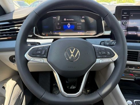 New 2026 Volkswagen Jetta SE FWD image 11
