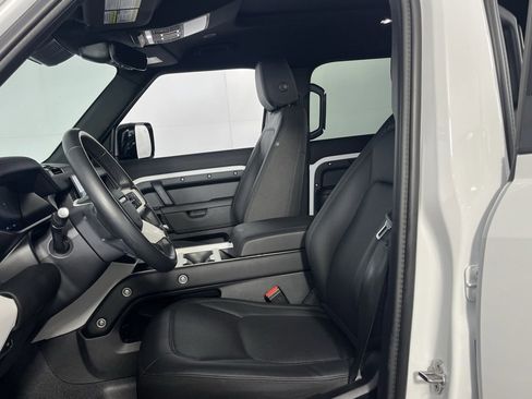 Used 2025 Land Rover Defender 110 S image 24