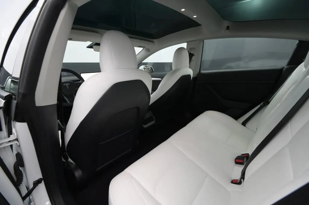 Used 2022 Tesla Model 3 Long Range AWD/4WD image 40