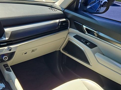 Certified 2024 Kia Telluride S FWD image 9