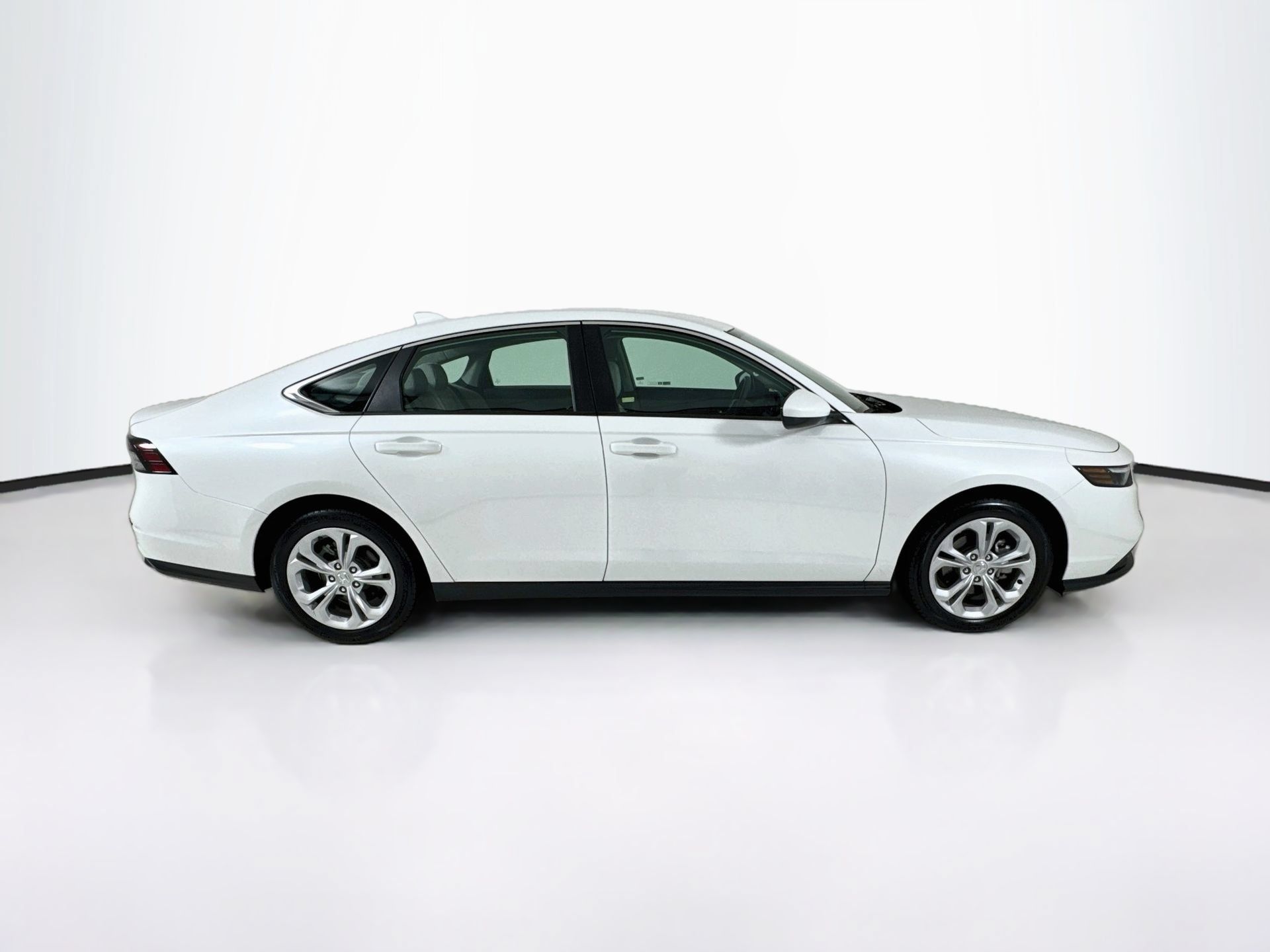 Used 2025 Honda Accord LX image 9