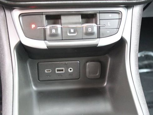 Used 2022 GMC Terrain SLE image 31