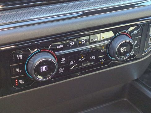 Used 2025 Chevrolet Silverado 1500 ZR2 w/ Technology Package image 19