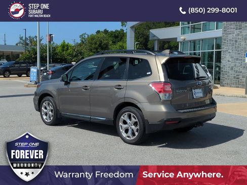 Used 2017 Subaru Forester 2.5i Touring AWD/4WD image 5