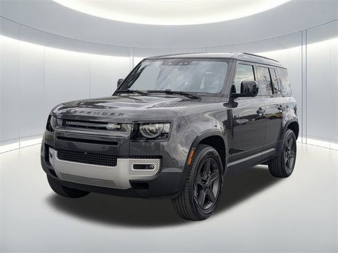 Used 2021 Land Rover Defender 110 SE image 2