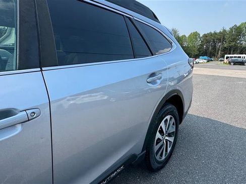 Used 2022 Subaru Outback Premium AWD/4WD image 14