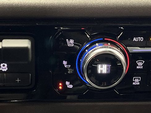 Used 2023 GMC Sierra 1500 SLT w/ SLT Premium Plus Package image 7