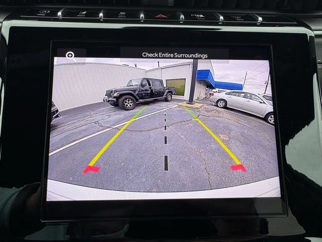 Used 2023 Jeep Grand Cherokee Altitude AWD/4WD image 9