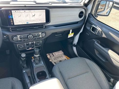 New 2026 Jeep Gladiator Sport image 14