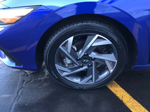 Certified 2025 Hyundai Elantra Sport image 26