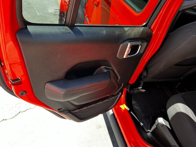 Used 2023 Jeep Wrangler Unlimited w/ Cold Weather Group AWD/4WD image 20