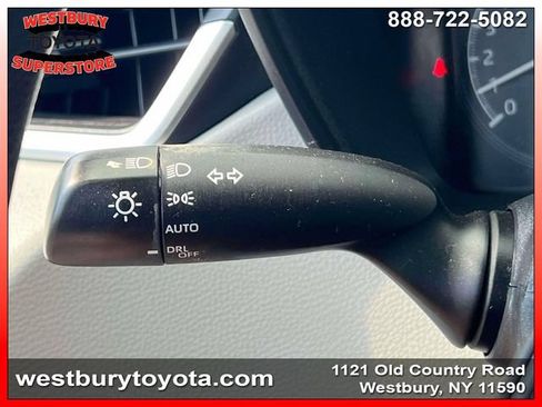 Used 2021 Toyota Corolla LE FWD image 25