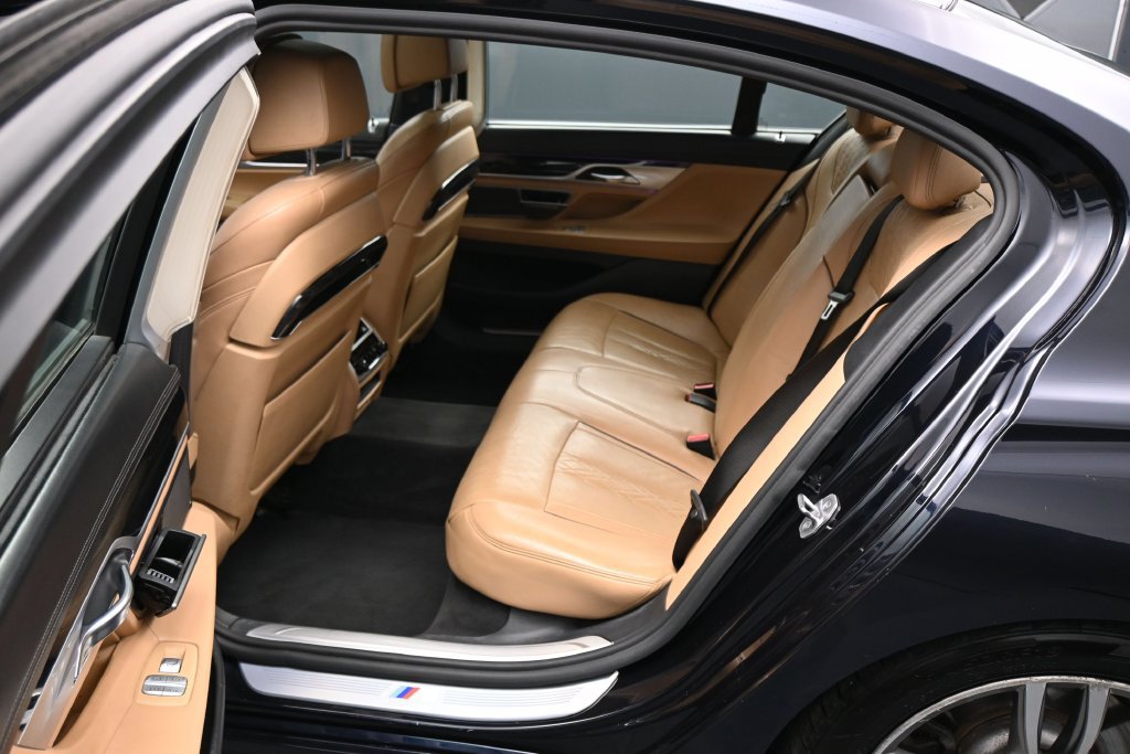 Used 2017 BMW 750i xDrive AWD/4WD image 24