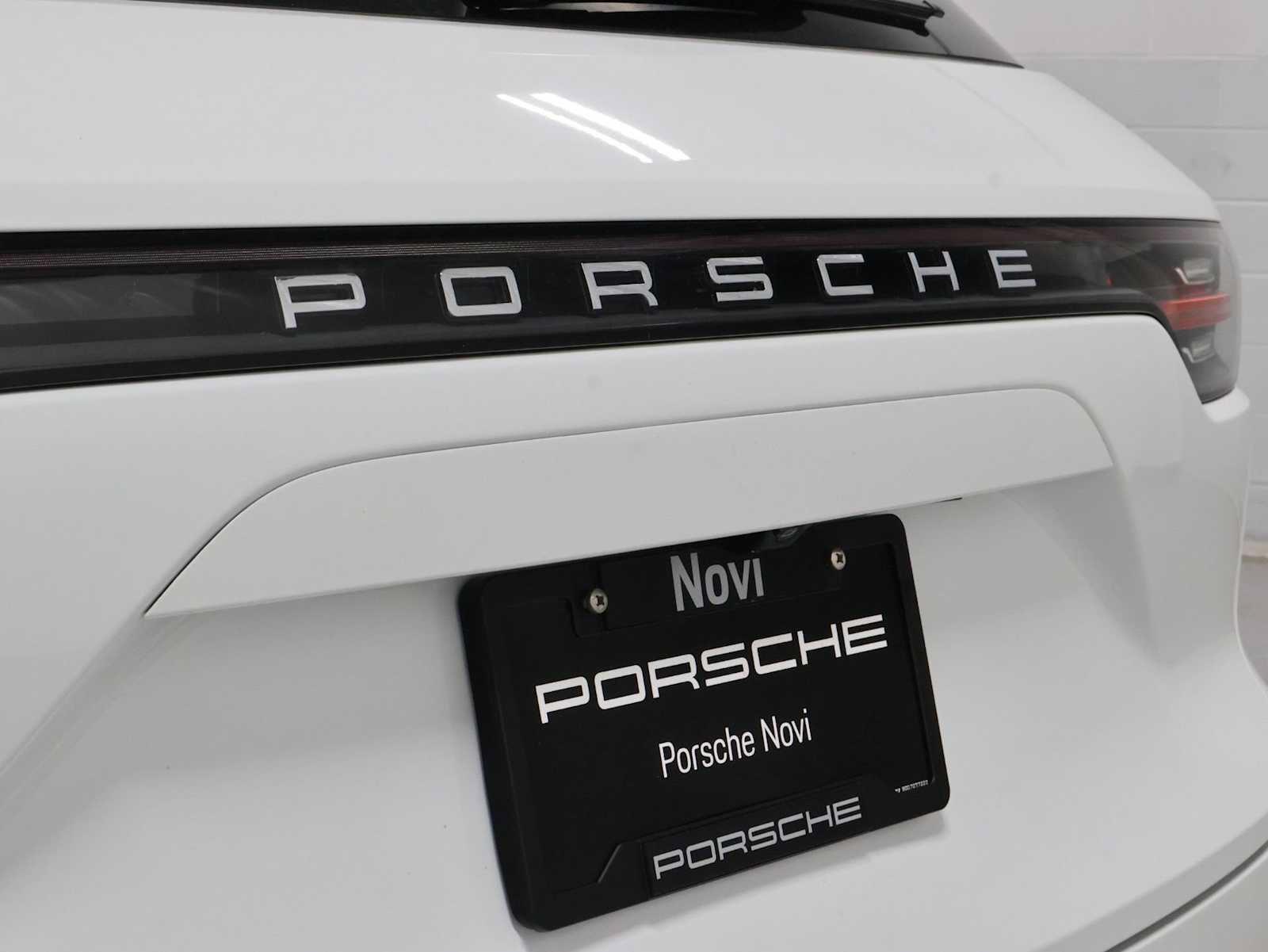 Used 2022 Porsche Cayenne AWD/4WD image 8