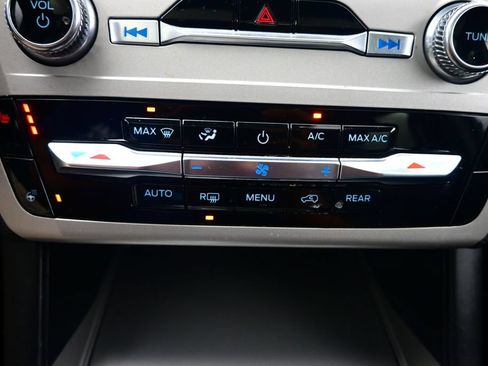 Used 2023 Ford Explorer XLT w/ Equipment Group 202A AWD/4WD image 17