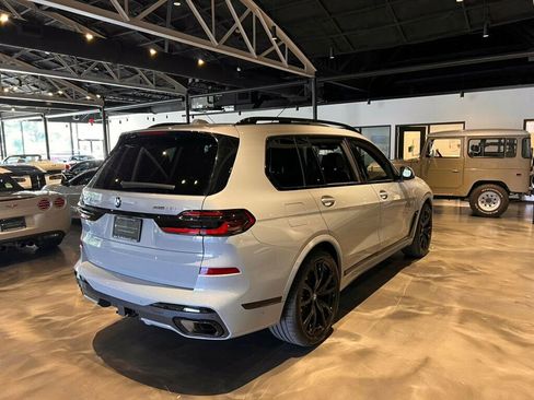 Used 2024 BMW X7 xDrive40i w/ M Sport Package AWD/4WD image 5