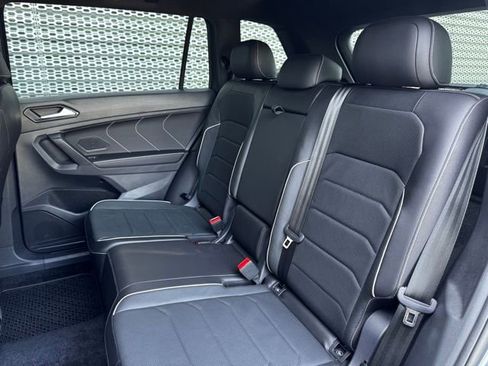 Used 2024 Volkswagen Tiguan SEL R-Line image 11