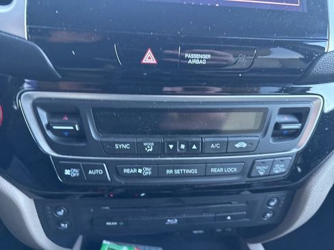 Used 2016 Honda Pilot Elite image 22