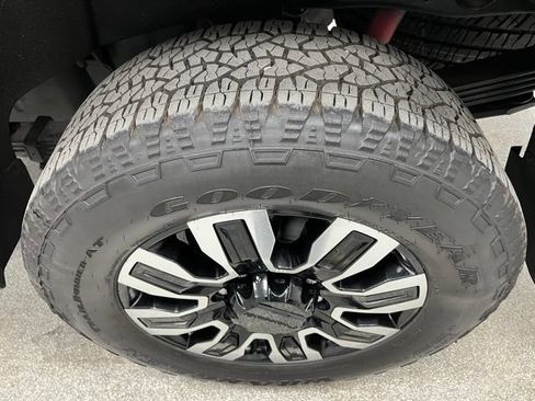 Used 2025 GMC Sierra 2500 Denali Ultimate AWD/4WD image 14