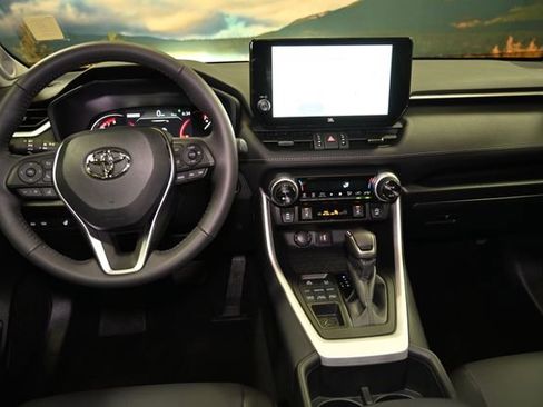 Used 2025 Toyota RAV4 XLE Premium image 61