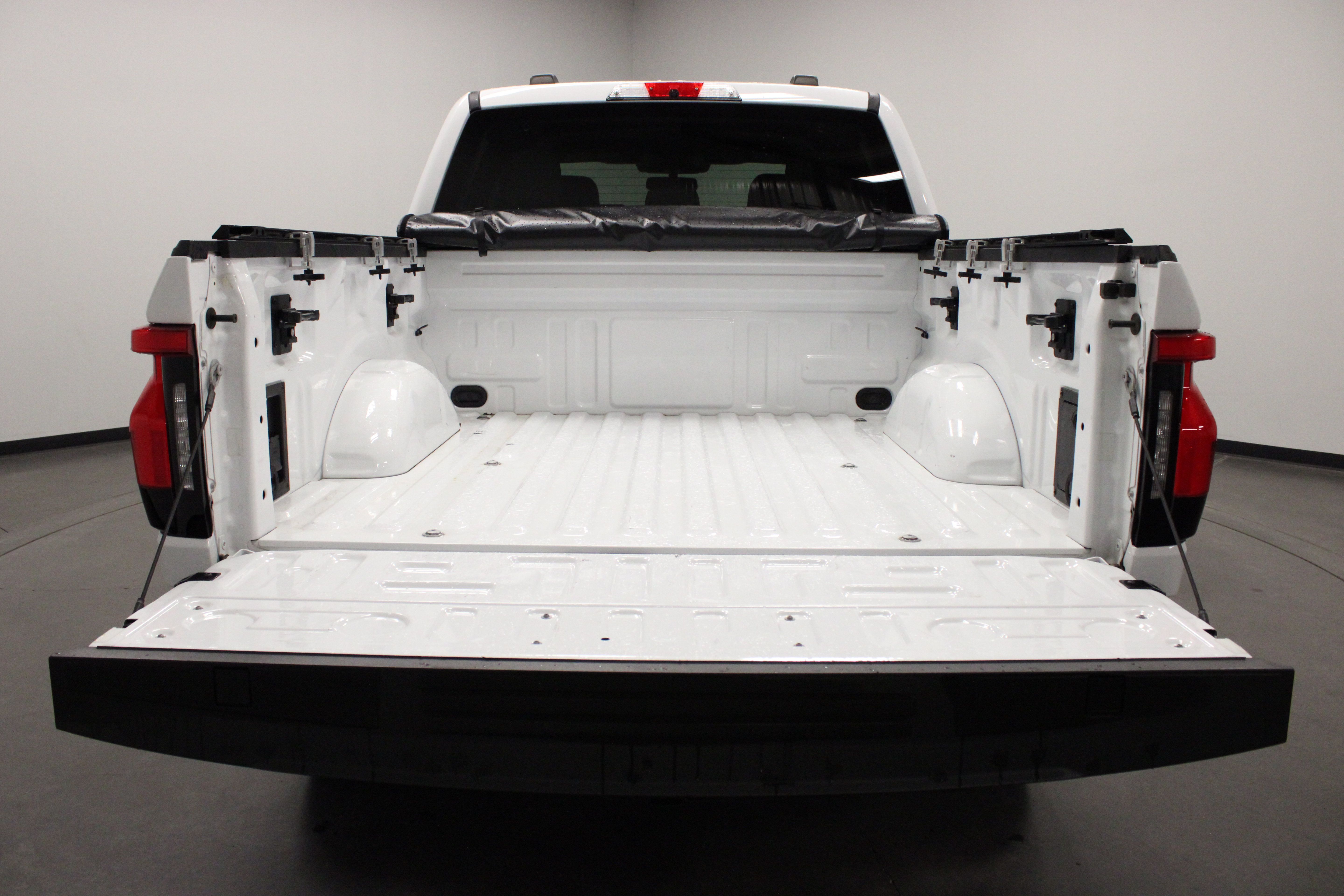 Used 2024 Ford F150 Lightning XLT AWD/4WD image 14