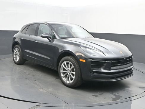 New 2025 Porsche Macan image 9