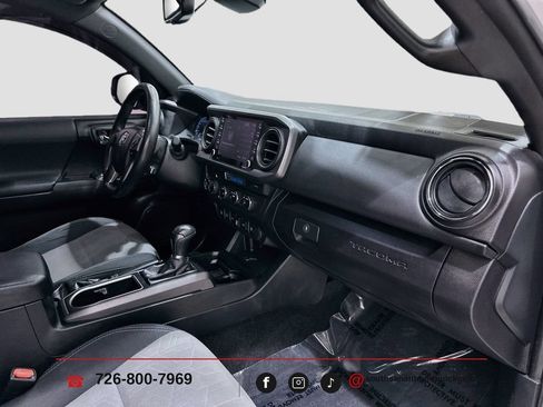 Used 2021 Toyota Tacoma TRD Off-Road w/ Technology Package AWD/4WD image 27