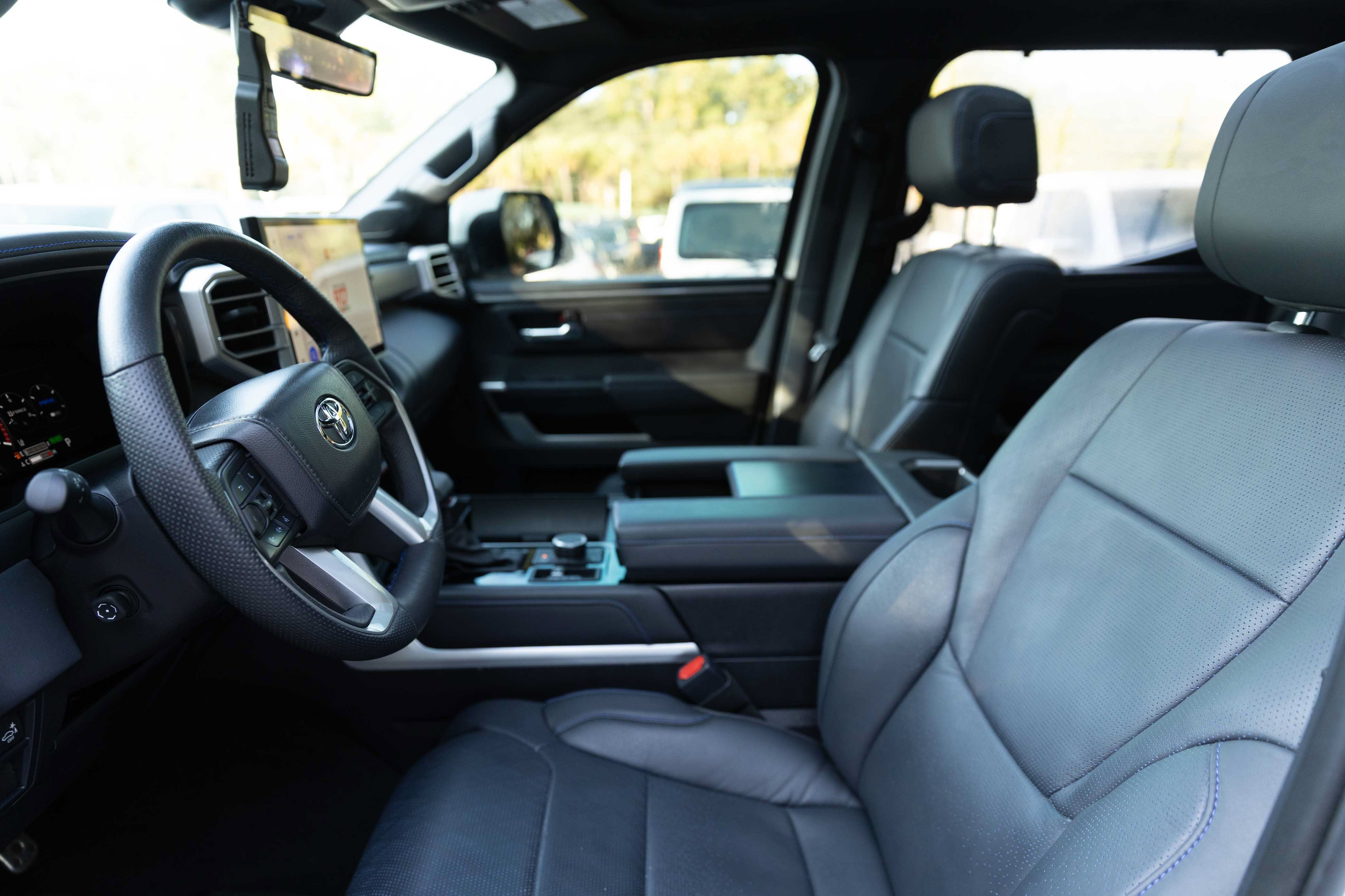 Used 2025 Toyota Tundra Platinum w/ TRD Off-Road Package AWD/4WD image 8