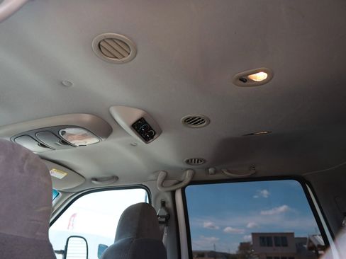 Used 2000 Ford Excursion XLT image 28