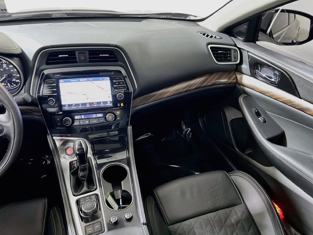 Used 2016 Nissan Maxima Platinum w/ Interior Lighting Package FWD image 22